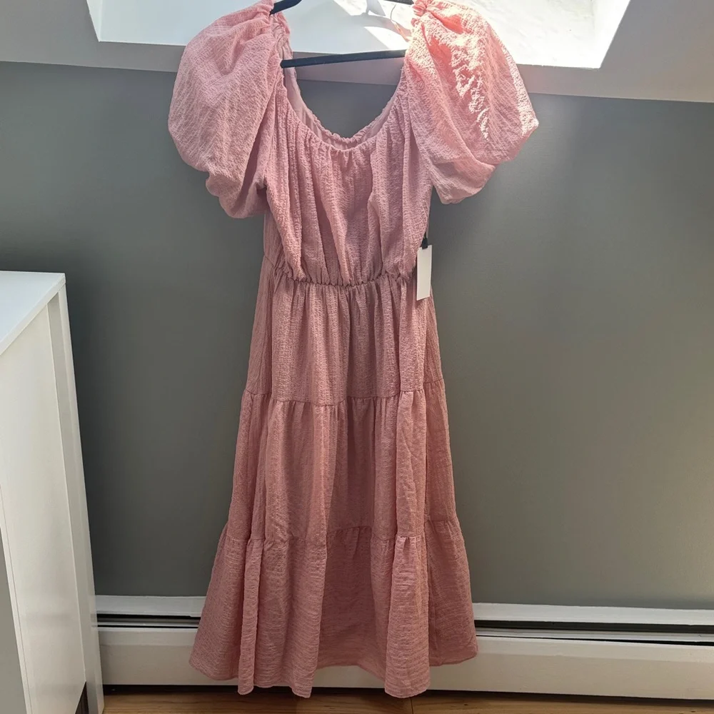 Pink Puff-Sleeve Tiered Dress - Picture 2 of 4